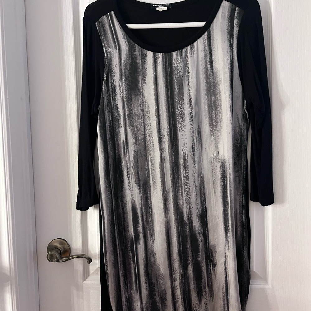 Cha Cha Vente Black and Gray Long Sleeve Dress